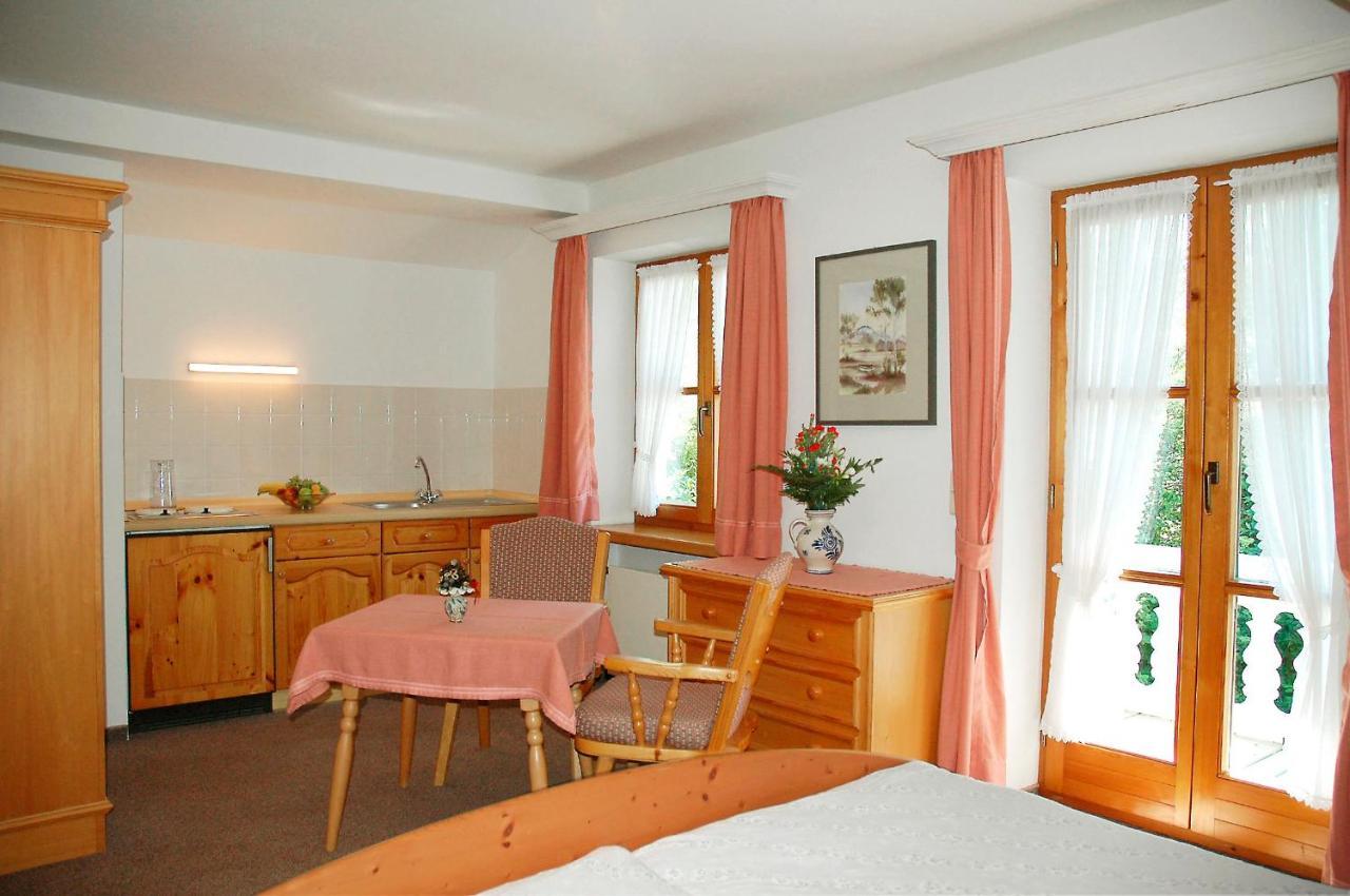 Hotel Alter Ziehbrunnen Bad Endorf Esterno foto