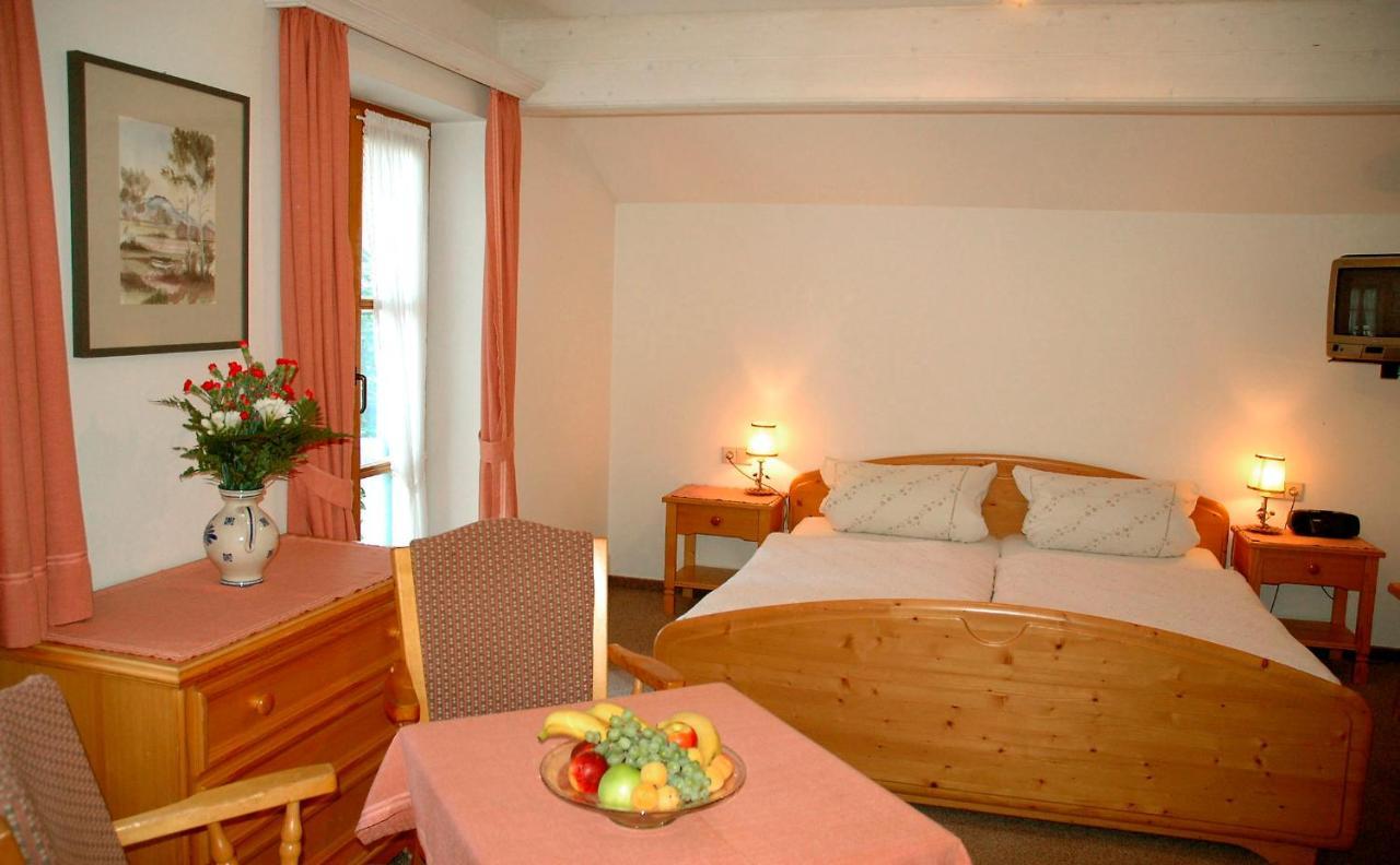 Hotel Alter Ziehbrunnen Bad Endorf Esterno foto